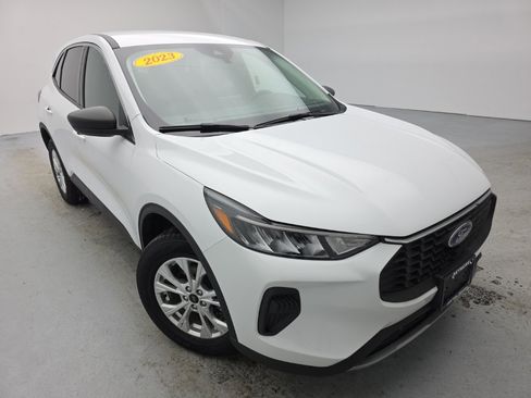 Used 2023 Ford Escape Active image 3