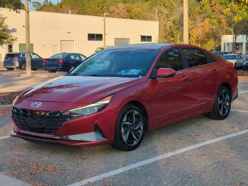 Used 2023 Hyundai Elantra Limited image 1