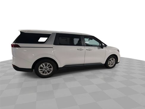 Used 2024 Kia Carnival LX FWD image 8