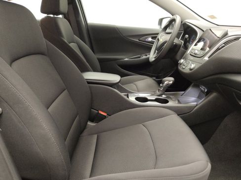 Used 2025 Chevrolet Malibu LS FWD image 21