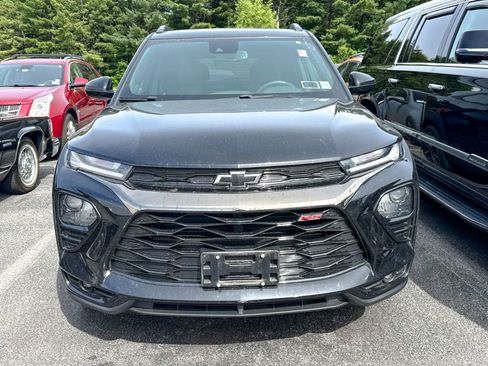 Used 2023 Chevrolet TrailBlazer RS w/ Convenience Package AWD/4WD image 2