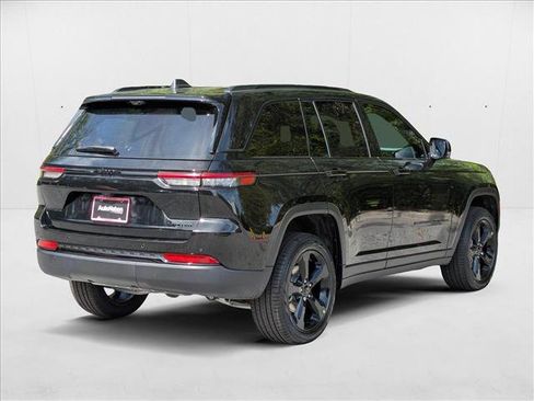New 2025 Jeep Grand Cherokee Limited w/ Luxury Tech Group II image 2
