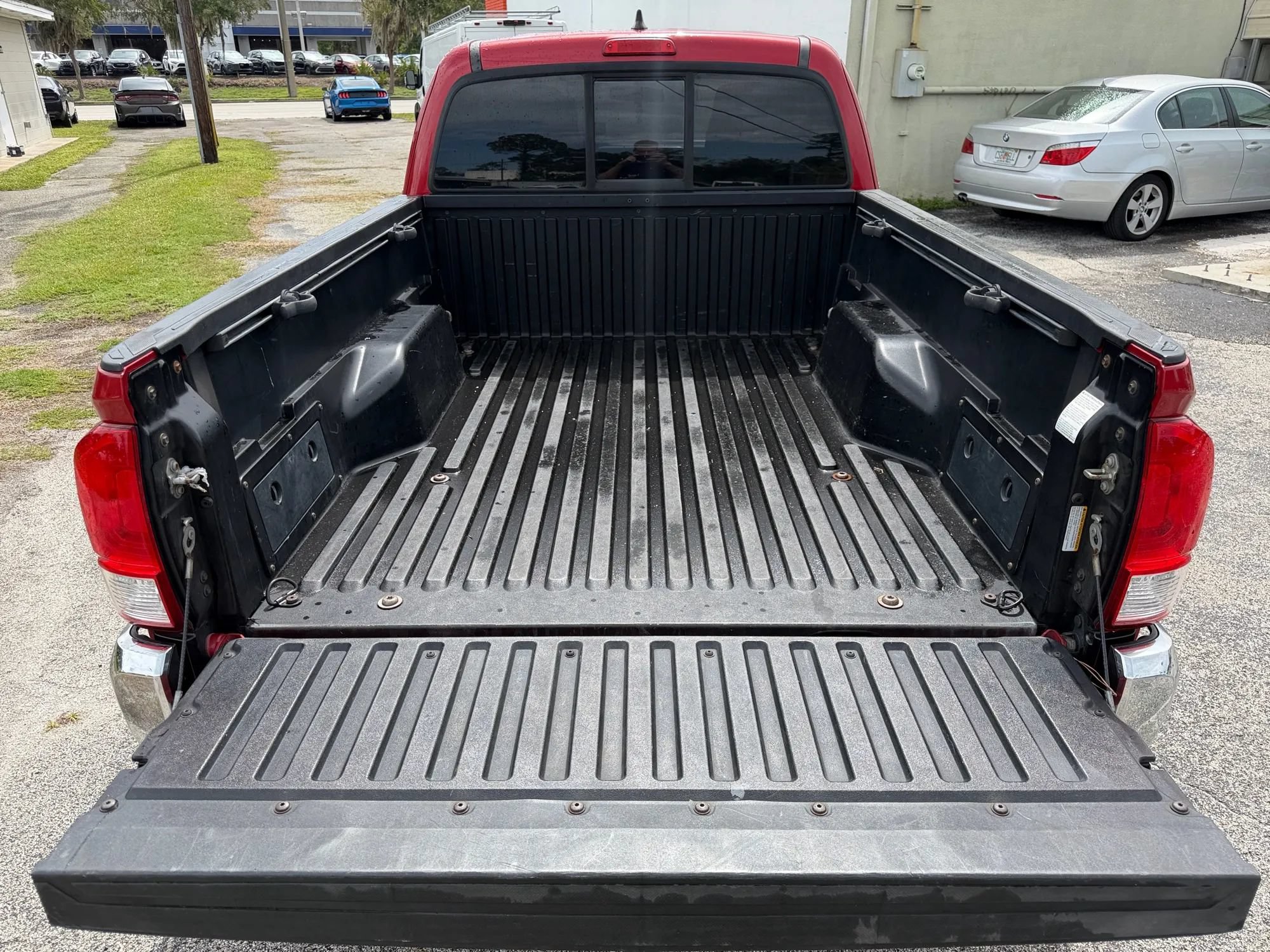 Used 2016 Toyota Tacoma SR5 AWD/4WD image 23