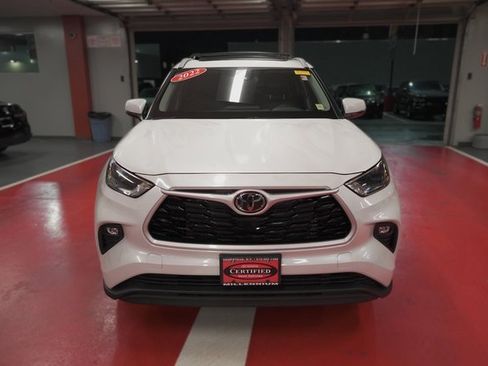 Certified 2022 Toyota Highlander XLE image 7