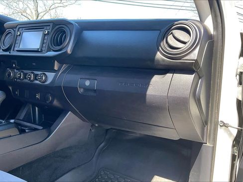 Used 2019 Toyota Tacoma SR image 17