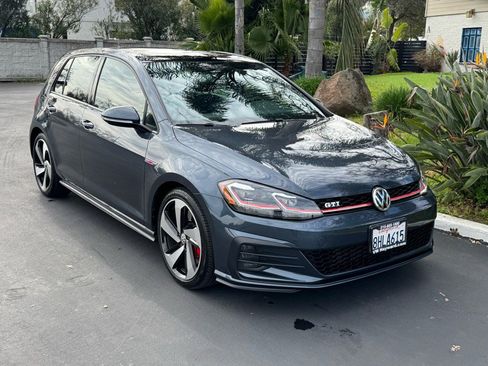 Used 2018 Volkswagen GTI SE image 4