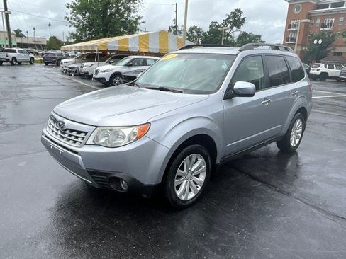 Used 2013 Subaru Forester 2.5X Premium w/ Popular Pkg 2 AWD/4WD image 2