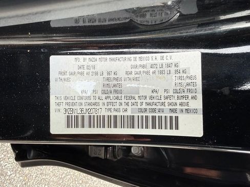 Used 2018 MAZDA MAZDA3 Touring image 29