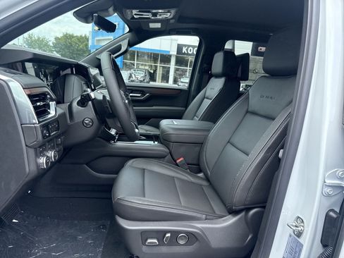 New 2026 GMC Yukon XL Denali w/ Denali Reserve Package AWD/4WD image 10