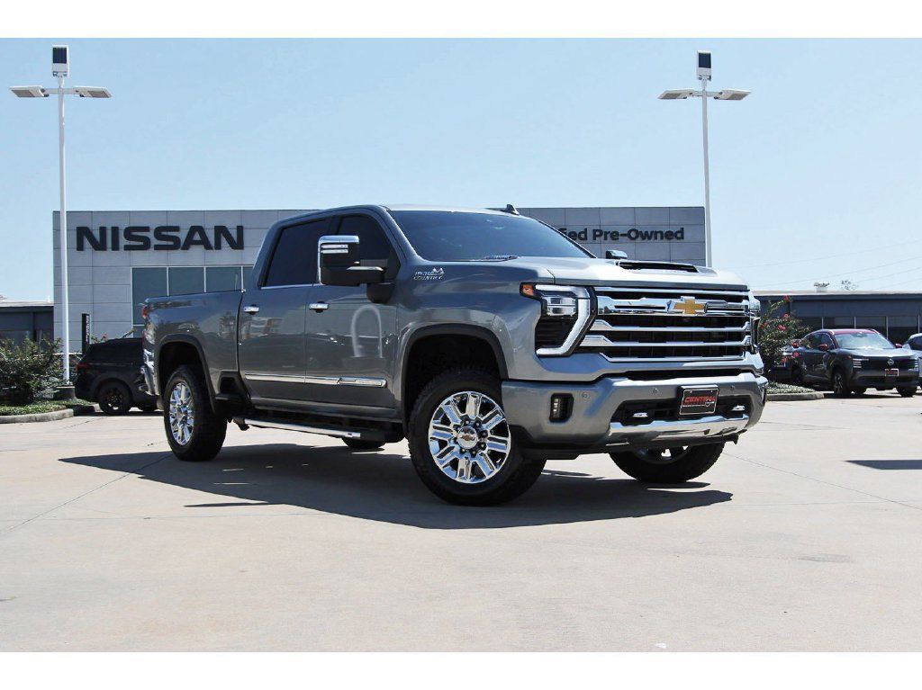Used 2024 Chevrolet Silverado 2500 High Country AWD/4WD image 1