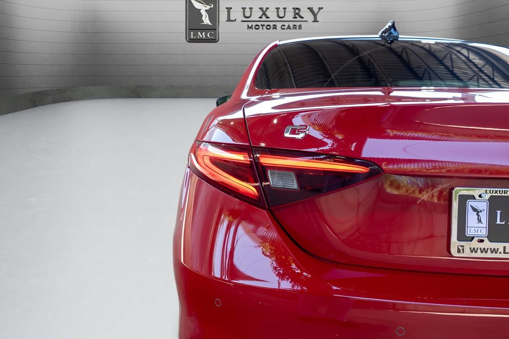 Used 2022 Alfa Romeo Giulia Veloce RWD image 15