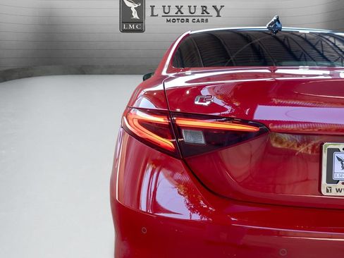 Used 2022 Alfa Romeo Giulia Veloce RWD image 15