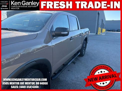 Used 2023 Nissan Titan PRO-4X w/ Pro-4x Convenience Package image 7