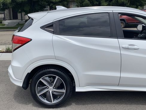 Used 2020 Honda HR-V Touring image 6