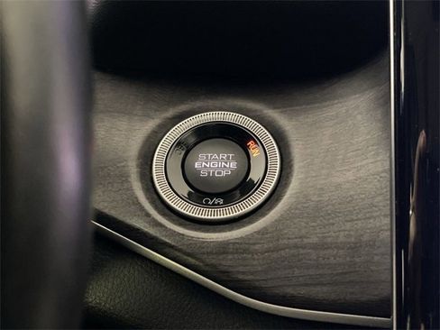 Used 2021 Jeep Grand Cherokee L Limited image 22