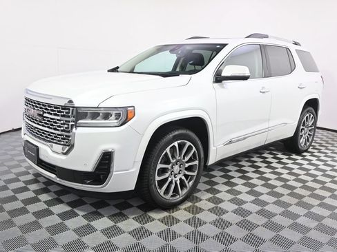 Used 2023 GMC Acadia Denali w/ Denali Ultimate Package AWD/4WD image 2