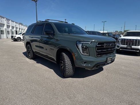 New 2026 GMC Yukon AT4 Ultimate w/ LPO, Floor Liner Package AWD/4WD image 4
