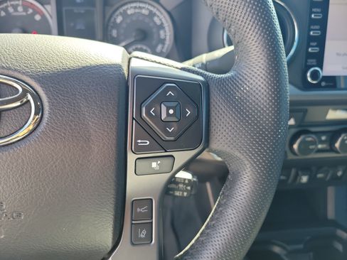 Used 2022 Toyota Tacoma TRD Sport w/ Technology Package AWD/4WD image 23