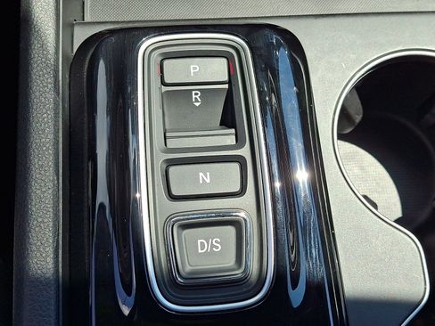 Certified 2025 Honda Pilot EX-L image 16