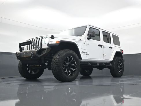 Used 2018 Jeep Wrangler Unlimited Sahara image 19