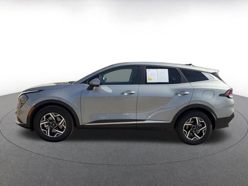 Used 2025 Kia Sportage LX image 9