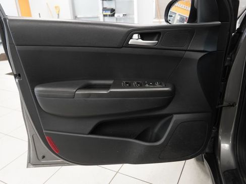 Used 2019 Kia Sportage LX image 12