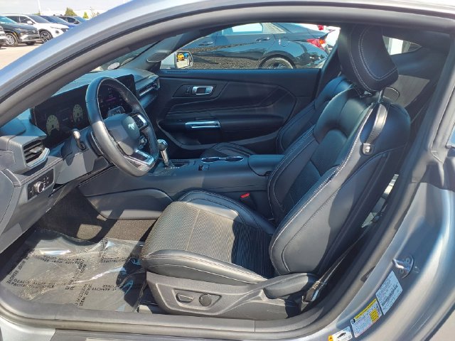 Used 2025 Ford Mustang GT Premium RWD image 9