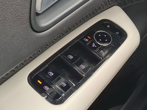 Certified 2024 Nissan Ariya FWD image 24