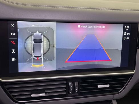 Used 2022 Porsche Cayenne image 30