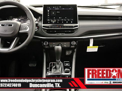 New 2026 Jeep Compass Latitude image 19