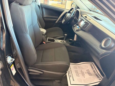 Used 2018 Toyota RAV4 XLE image 17