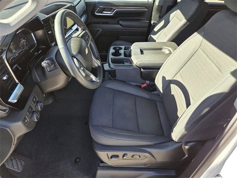 Used 2024 Chevrolet Silverado 2500 LT w/ Convenience Package image 10