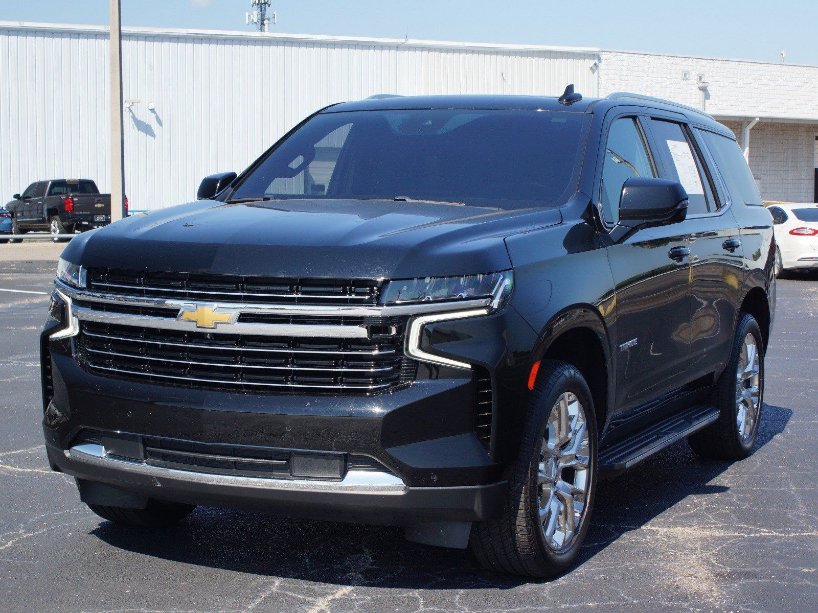 Used 2024 Chevrolet Tahoe LT w/ LT Signature Plus Package RWD image 2