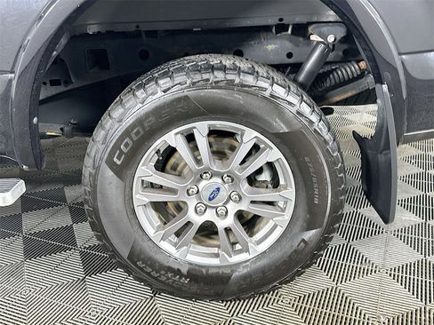 Used 2019 Ford F150 Lariat image 34