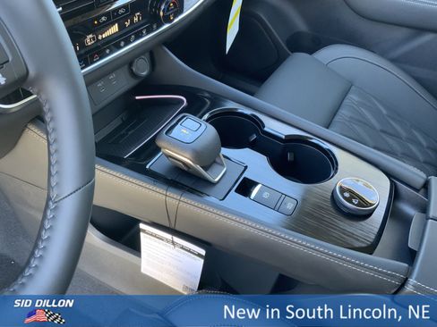 New 2026 Nissan Rogue Platinum w/ Platinum Premium Package image 8