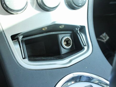 Used 2010 Chrysler Sebring Limited image 18