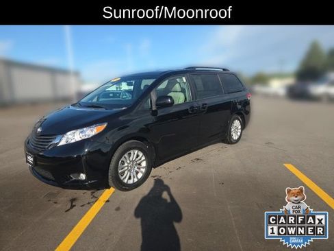 Used 2014 Toyota Sienna XLE FWD image 3