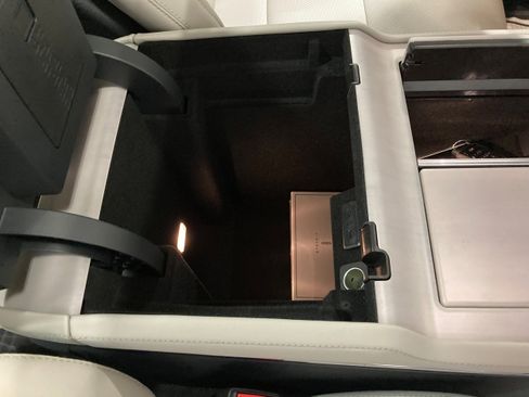 Used 2026 Lincoln Navigator L Reserve AWD/4WD image 6