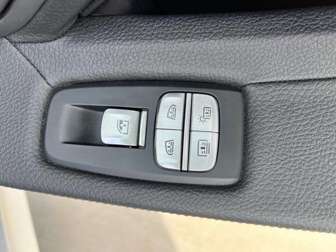 Used 2019 BMW 740e xDrive 740e xDrive iPerformance AWD 4 w/ Executive Package image 53