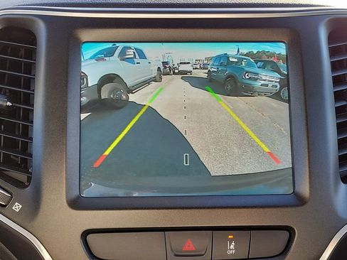 Used 2022 Jeep Cherokee Trailhawk w/ Technology Group B image 22