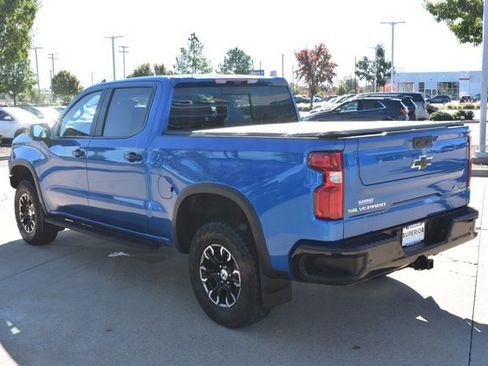 Used 2023 Chevrolet Silverado 1500 ZR2 w/ Technology Package image 9