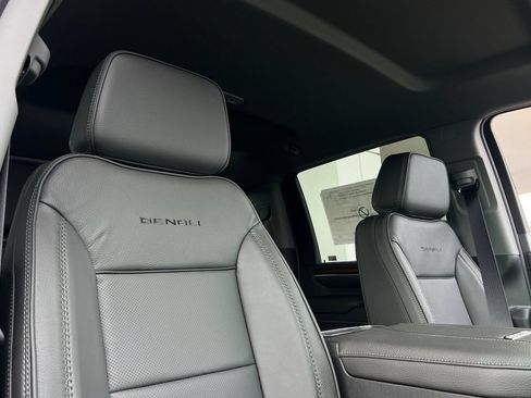 New 2026 GMC Sierra 2500 Denali AWD/4WD image 14