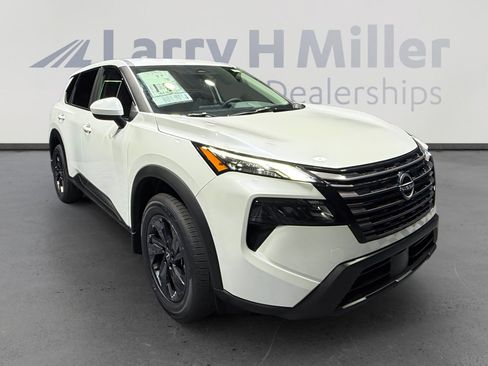 New 2026 Nissan Rogue SV FWD image 7