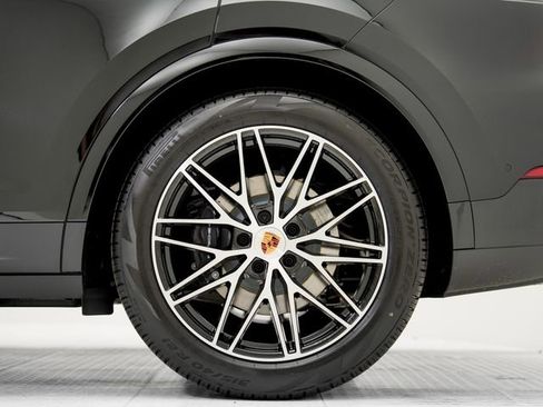 New 2026 Porsche Cayenne image 28