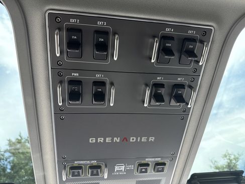 Used 2025 INEOS Grenadier Fieldmaster Edition image 22