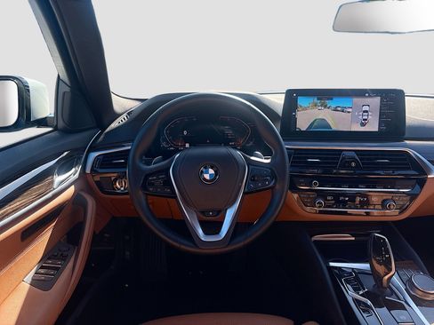 Used 2021 BMW 530i xDrive w/ Convenience Package image 17