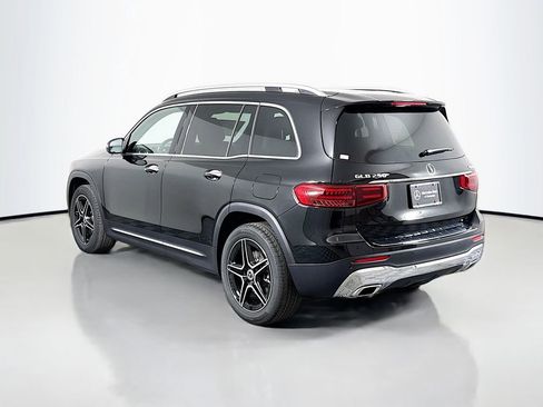 Used 2026 Mercedes-Benz GLB 250 4MATIC image 5