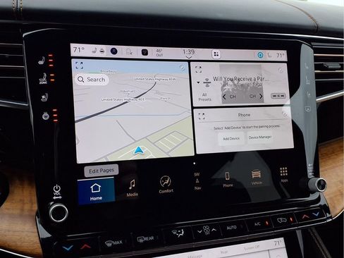 Used 2024 Jeep Grand Wagoneer L Series III image 5