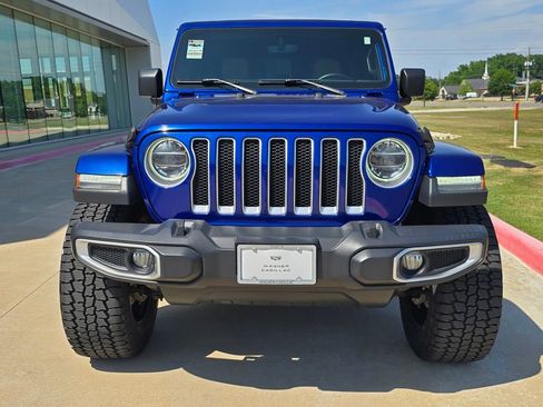 Used 2019 Jeep Wrangler Unlimited Sahara AWD/4WD image 11