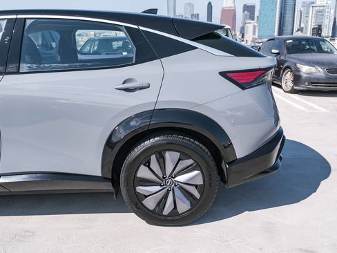 Used 2023 Nissan Ariya FWD image 8